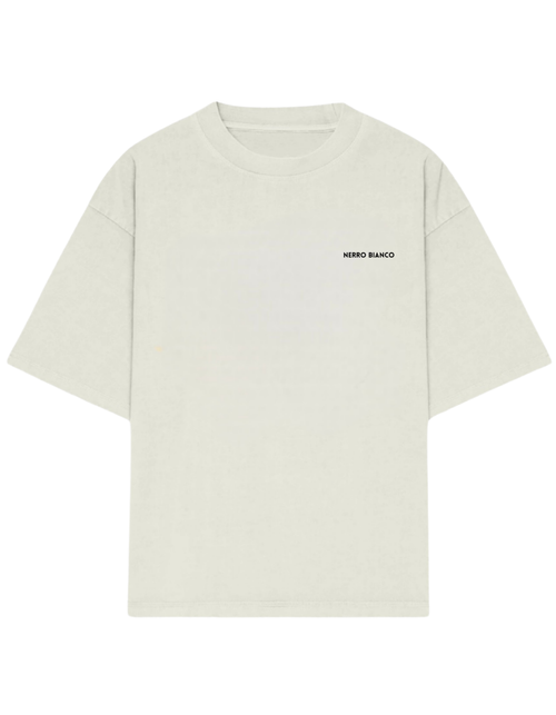 Nerro Bianco beyaz oversize t-shirt, göğüs kısmında küçük siyah logo bulunan unisex basic model